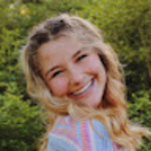 Meet your Posher, Cloe